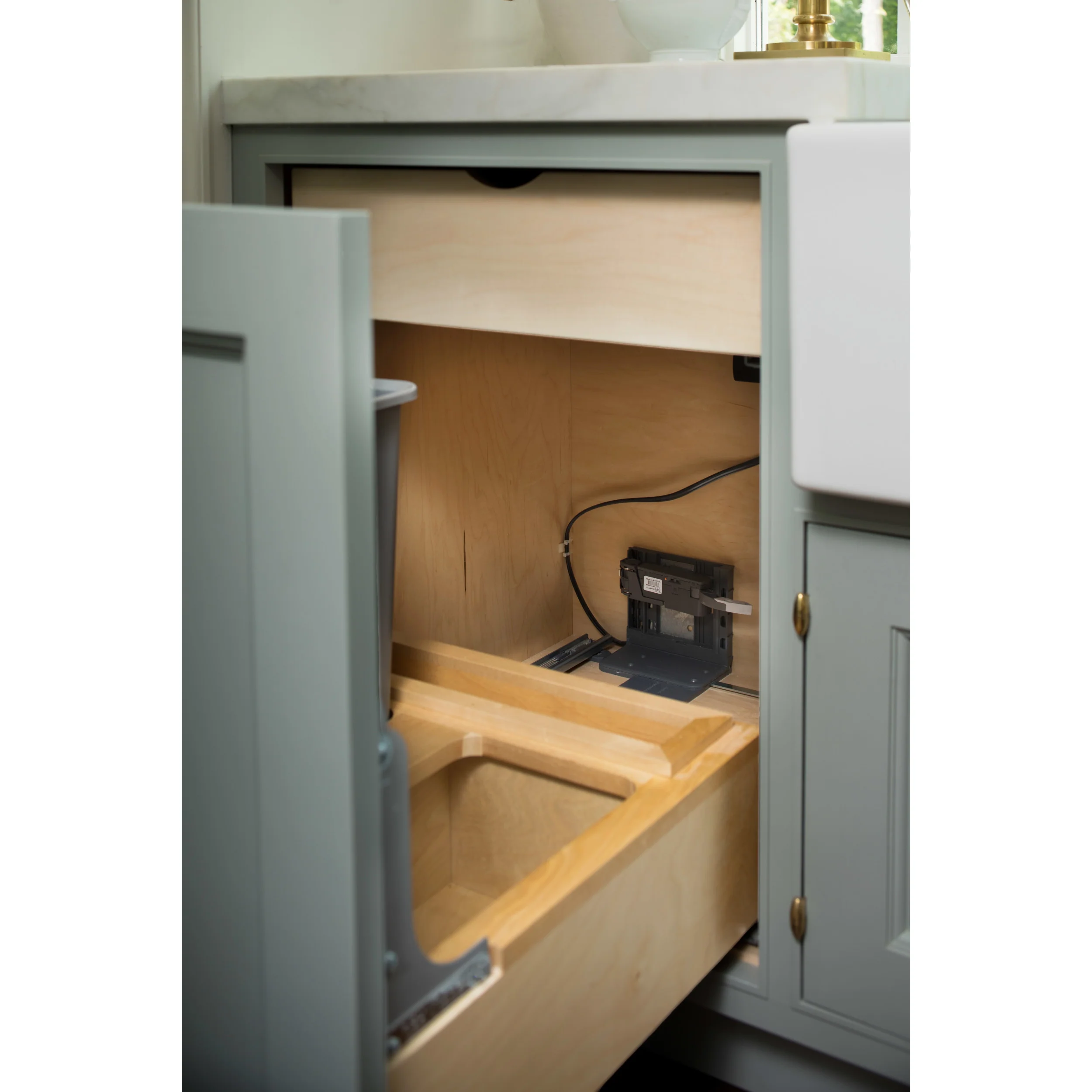 SERVO-DRIVE Kit for LEGRABOX Waste Containers Gray 10 in (254 mm) W x 11.75 in (298 mm) D x 4.25 in (108 mm) H - Image 3