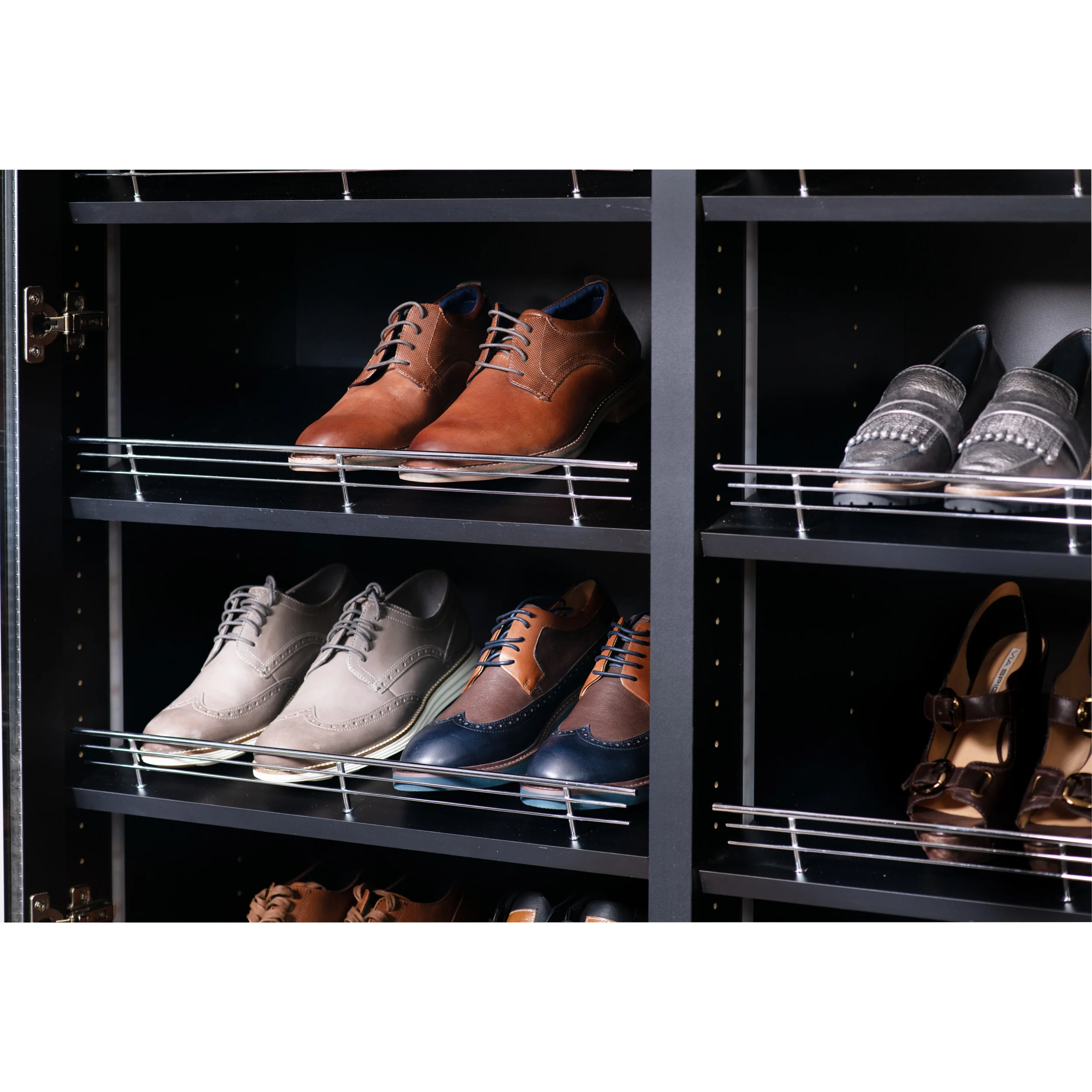 35 in Chrome Wire Shoe Rail Chrome  35 in (889 mm) W x 0.25 in (6 mm) D x 2.25 in (57 mm) H - Image 7